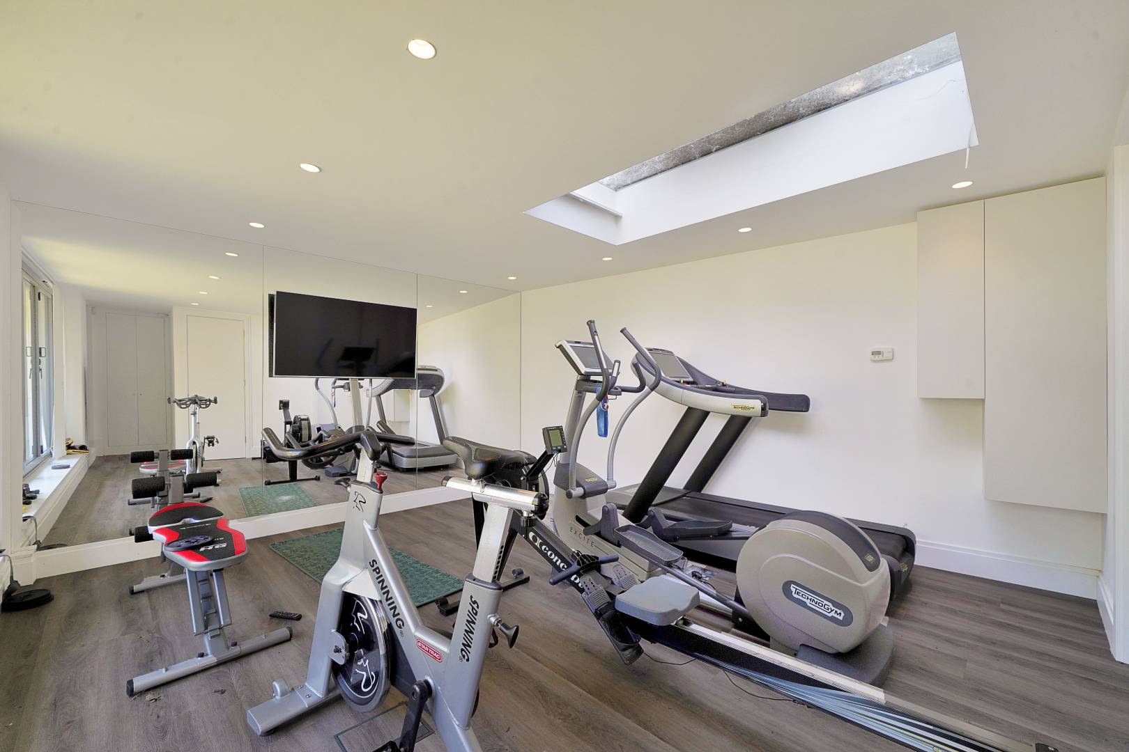 Luxury Family Home Elliot Road, Hendon